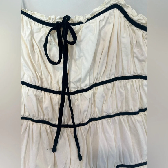 Momni Monochromatic Black and White with Contrast Lining Midi Dress Small 1543 - Picture 6 of 13